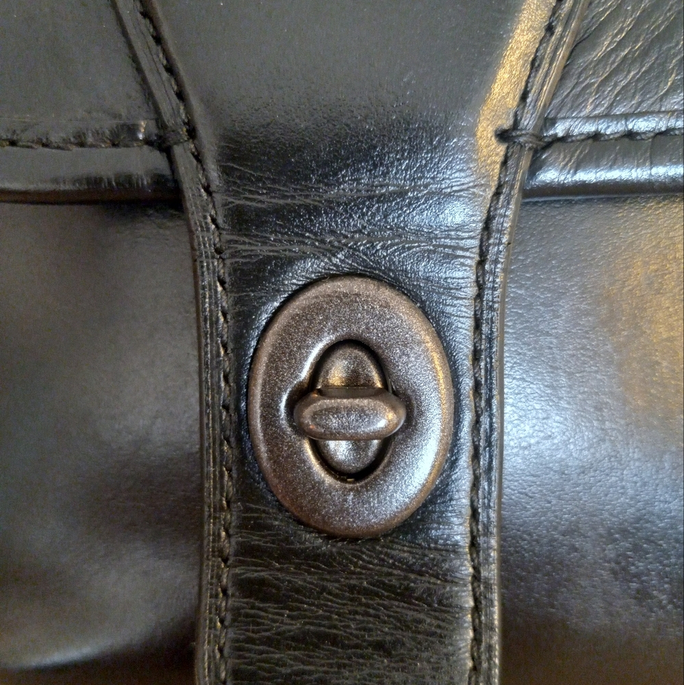 Coach Heritage Map Bag in Black Leather - Picture 9 of 14